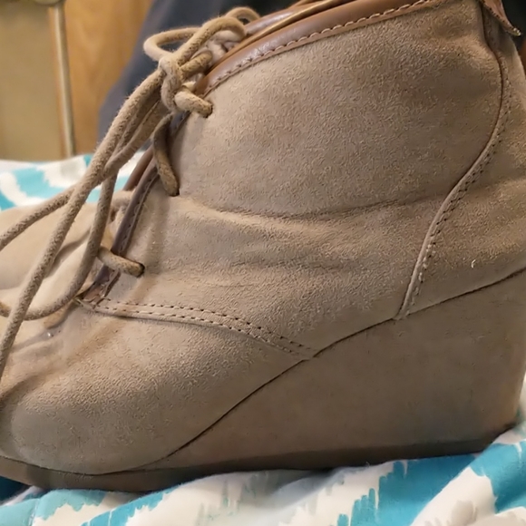 Shoes - Picture 2 of 2